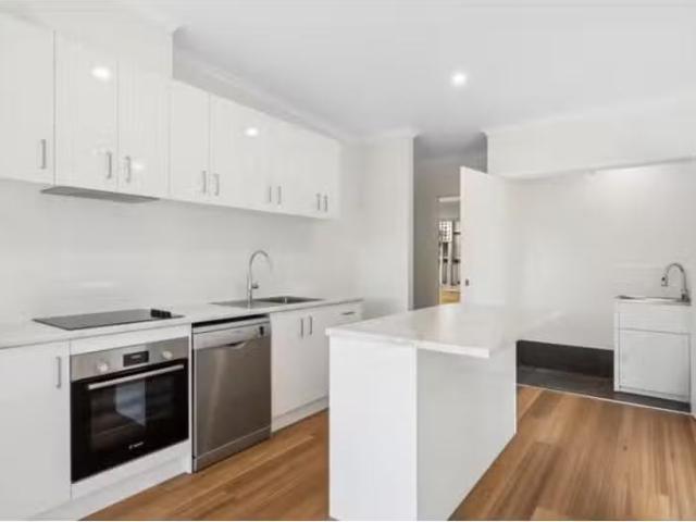 Charming 6b Enderby St, Mawson House for rent Listed by Ryan.