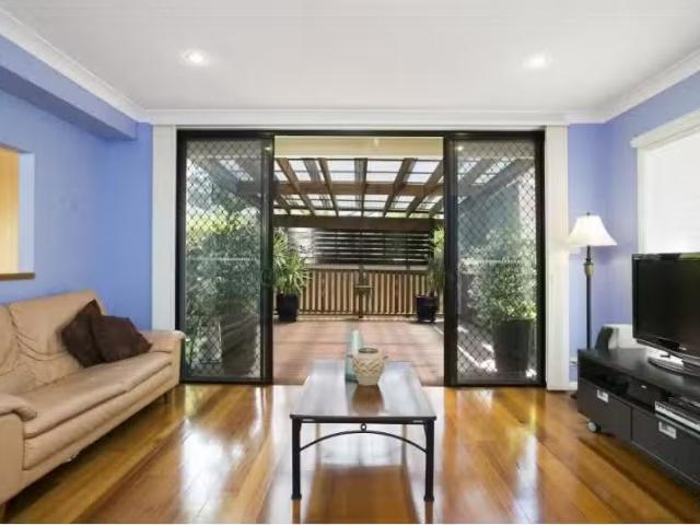Nice 7/44 46 Rowland Avenue, WOLLONGONG Townhouse for rent Li.