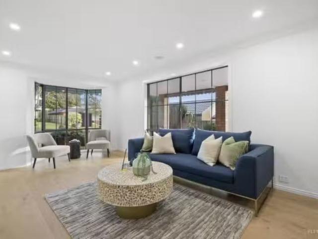 Nice 74 Viviani Crescent, Heathmont VIC 3135 House Auction