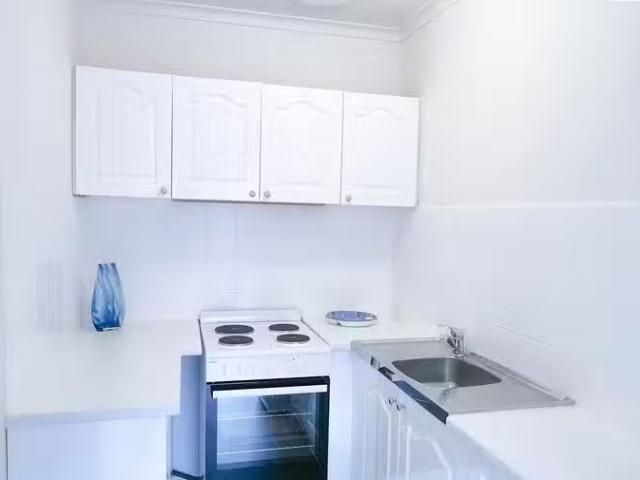 Unique 7/5 Shirley Grove, St Kilda East, VIC 3183