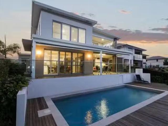 Cheap 7643 Fairway Boulevard, Hope Island, QLD 4212