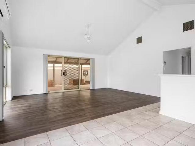 Charming 77 Addis Street, Lamington, WA 6430