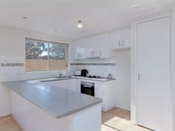 New 7/10 Druid Street, Golden Square Apartment for rent Liste.