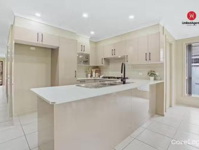 New 71 Robey Avenue, Middleton Grange NSW 2171