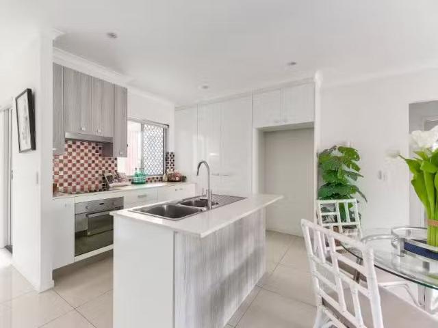Nice 7/39A Jane Street, WEST END Apartment for rent Listed by.