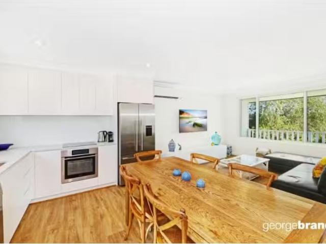 Cozy 73 Del Rio Drive, Copacabana House for rent Listed by Na.
