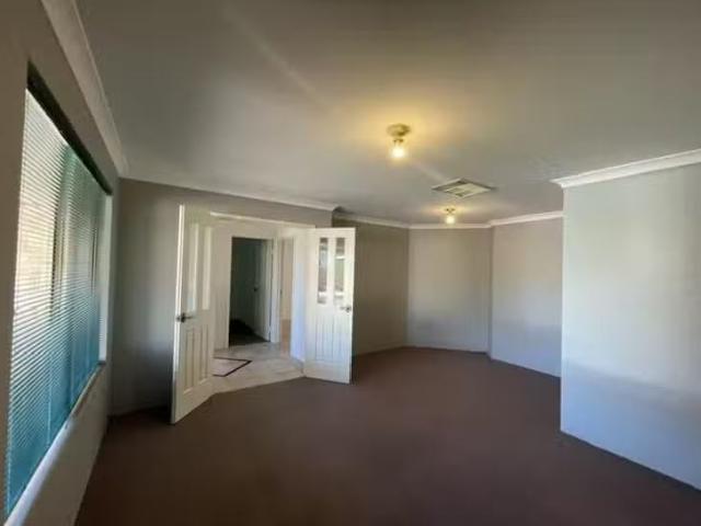 Deal! 7 Cato Court, Rockingham, WA 6168