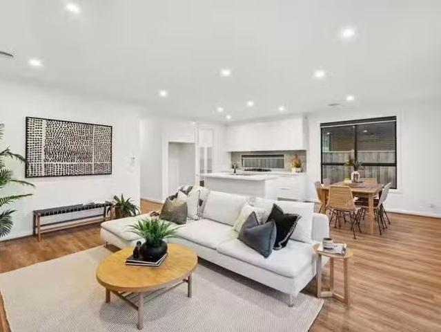 Nice 7 Aaron Street, Armstrong Creek, VIC 3217