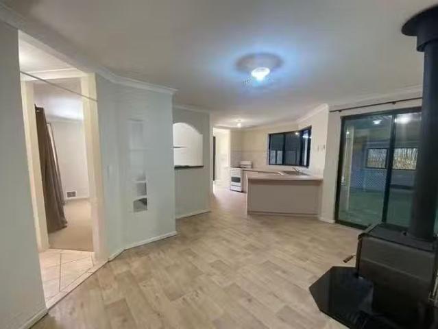 For Rent! 7 Buckton Place, Australind, WA 6233