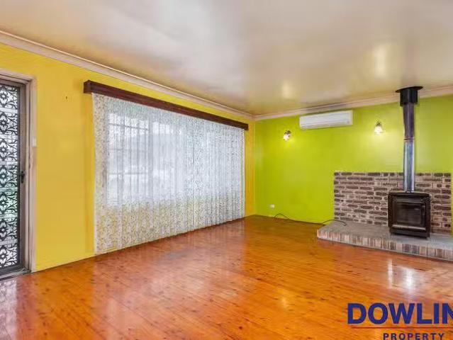 Charming 7 Eagle Close, Woodberry, NSW 2322