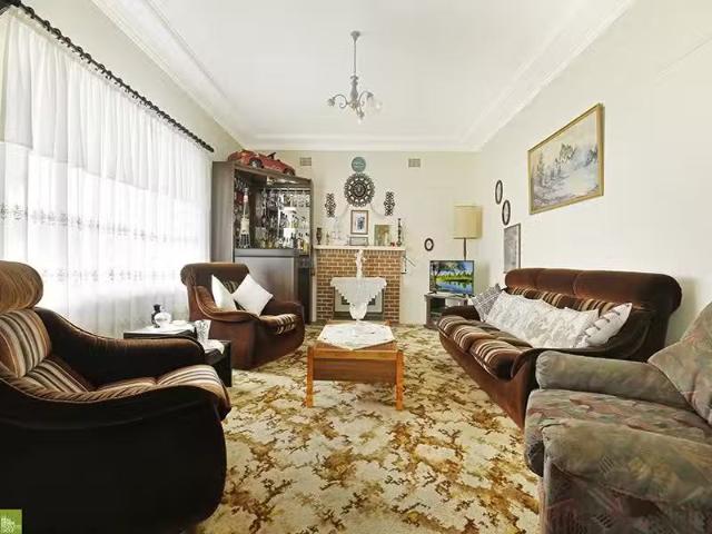 Rental! 7 Hillcrest Street, WOLLONGONG House for rent Listed.