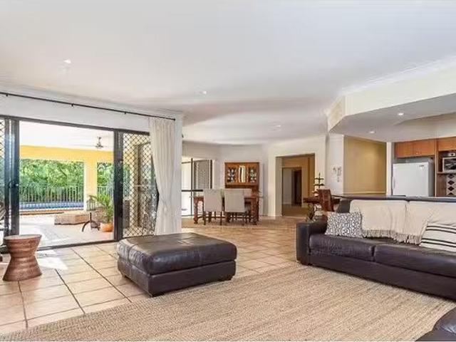 Nice 7 Lightwood Place, Sinnamon Park, QLD 4073