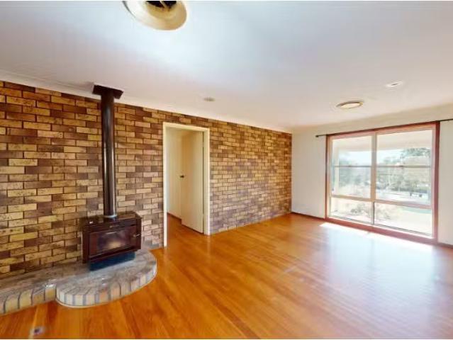 Deal! 7 Milloo Close, Windella House for rent Listed by Leah.