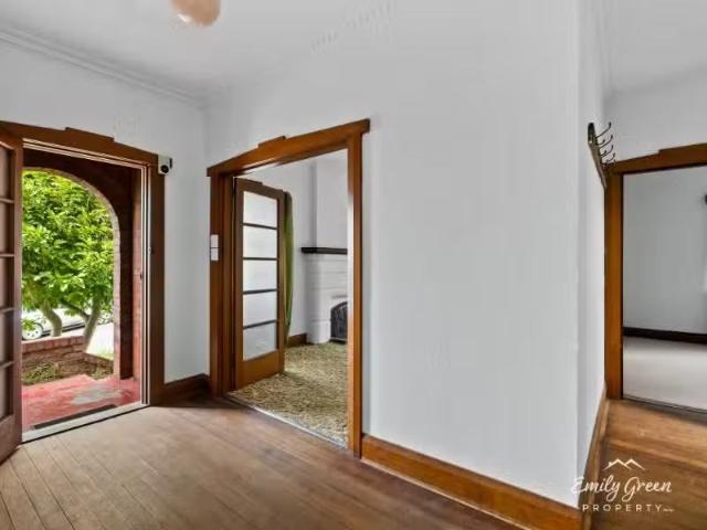 Charming 7 Minallo Avenue, WEST HOBART House for rent Listed.