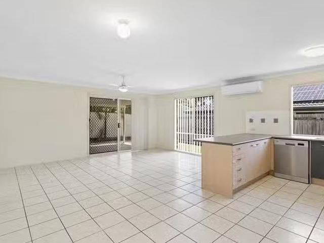 Cheap 7 Parrey Court, Rothwell, QLD 4022