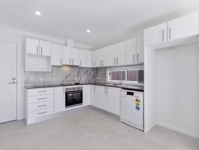 Cheap 7a Day Street, COLYTON House for rent Listed by Chelsea.
