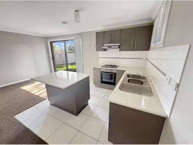Unique 7A Etna Street, Orange House for rent Listed by Simone.
