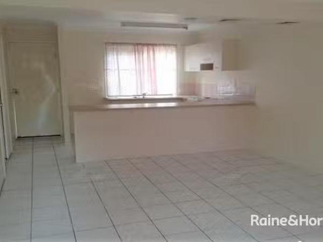 Rental! 8/4 Lillian Street, Redbank Plains, QLD 4301