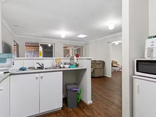 Cheap 8/63 Corbel Street, Shelley, WA 6148