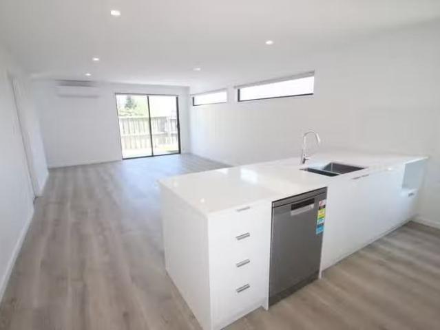 Charming 8/68 Butler Avenue, MOONAH, TAS 7009 House for Rent