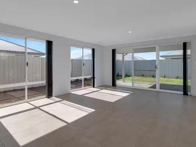 For Rent! 87 Hampton Road, Pinjarra, WA 6208