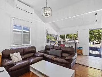 Cozy 89 Adam Street, Wynnum, QLD 4178