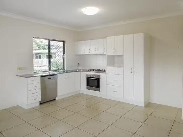 Cozy 8/9 Ryrie Crescent, Rasmussen, QLD 4815