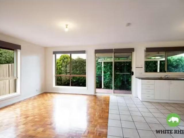 Unique 80A Keverstone Circuit, Isabella Plains House for rent.