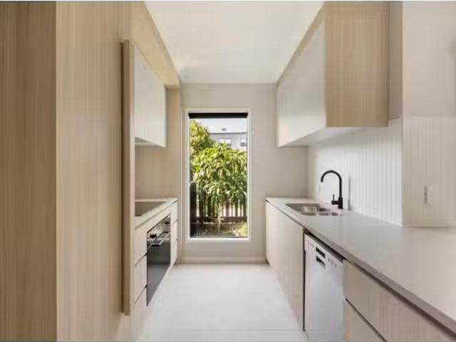 Unique 8/11 Lakeside Crescent, Mango Hill, QLD 4509