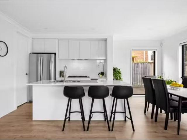 Deal! 82 Beacon Hill Road, Beacon Hill House for rent Listed.