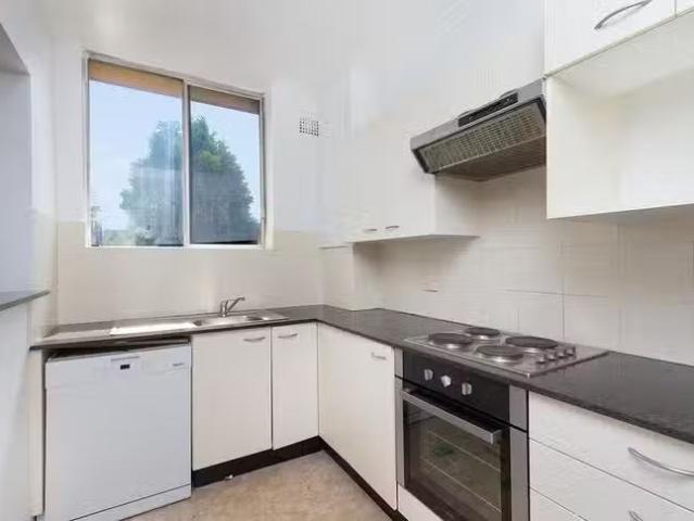 Just in! 8/33 Shirley Road, Wollstonecraft, NSW 2065