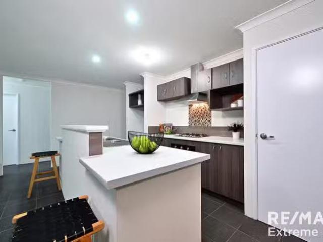 Rental! 83 Splendens Avenue, Banksia Grove, WA 6031
