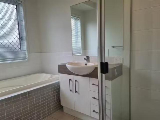 Cheap 8 Corimba Parade, Boyne Island, QLD 4680