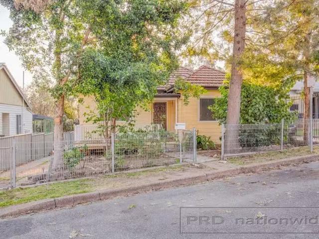 Nice 8 Bonar Street, MAITLAND House for rent Listed by Rental.