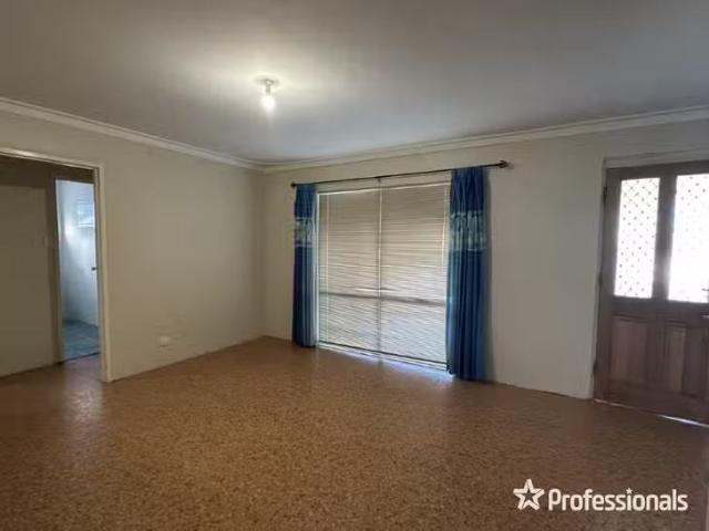 Just in! 8 Hornpipe Court, Yanchep, WA 6035