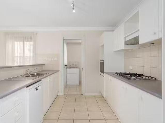 New 8 Lavender Close, Casula, NSW 2170