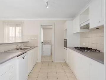 For Rent! 8 Lavender Close, Casula, NSW 2170