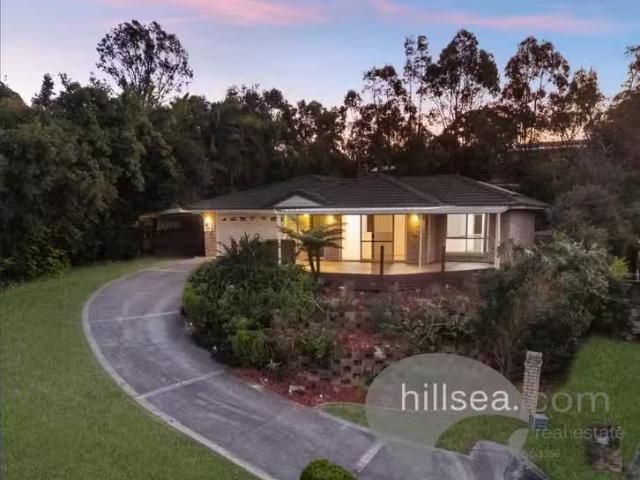 Cozy 8 Rebbechi Court, Parkwood, QLD 4214