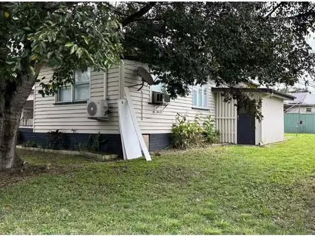 Cozy 8 Wilkinson Street, Booval House for rent Listed by Prop.