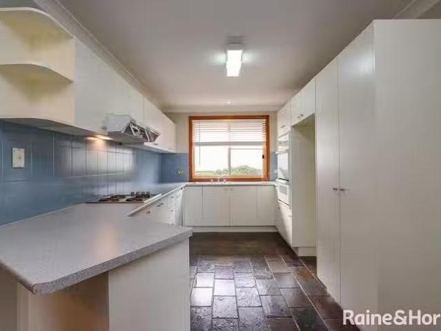 Deal! 8 Wright Place, Windradyne, NSW 2795