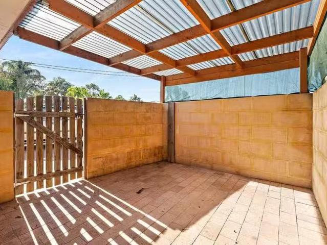 Deal! 8A Beebin Place, Yangebup, WA 6164