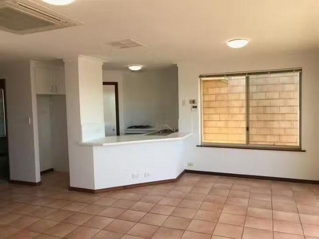 Rental! 8A Sinclair Close, Bunbury, WA 6230