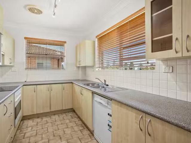 Cheap 9/44 Solander Street, Monterey, NSW 2217