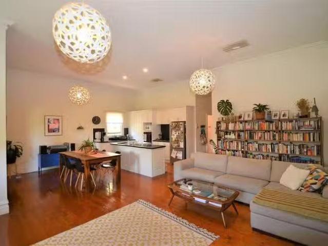 Cozy 94 Rowan Street, Wangaratta, VIC 3677