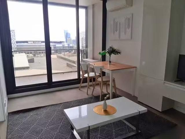 Charming 909/639 Lonsdale Street, Melbourne, VIC 3000