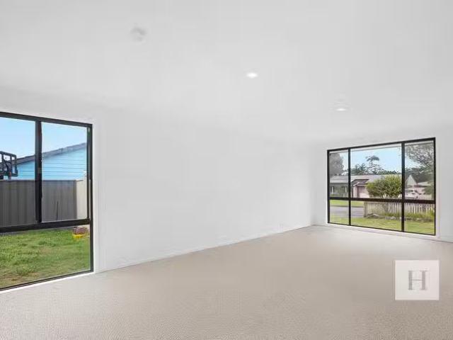 For Rent! 90 Pinehurst Way, Blue Haven, NSW 2262