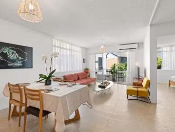 Charming 9/116 Petrel Avenue, Mermaid Beach, QLD 4218