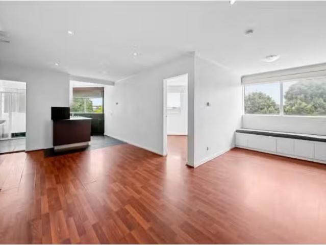 Cheap 9/18 Trinculo Place, QUEANBEYAN Apartment for rent List.
