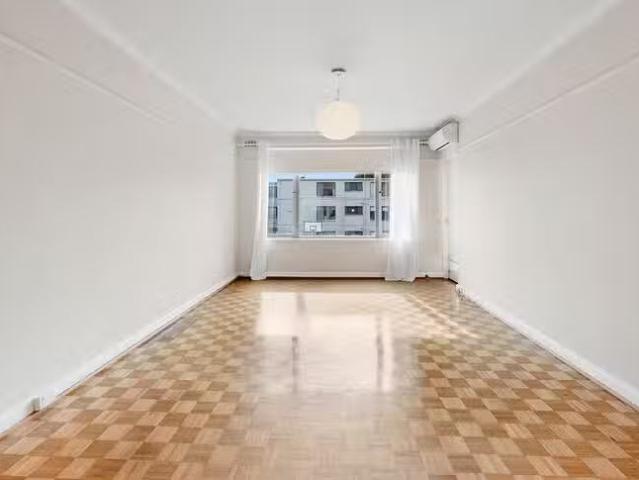 For Rent! 9/1 The Avenue, Windsor, VIC 3181