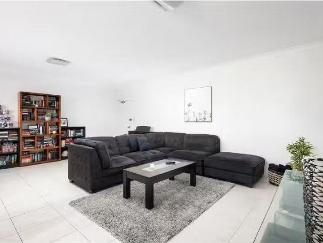 Nice 9/241 Kingsway, CARINGBAH Apartment for rent Listed by A.